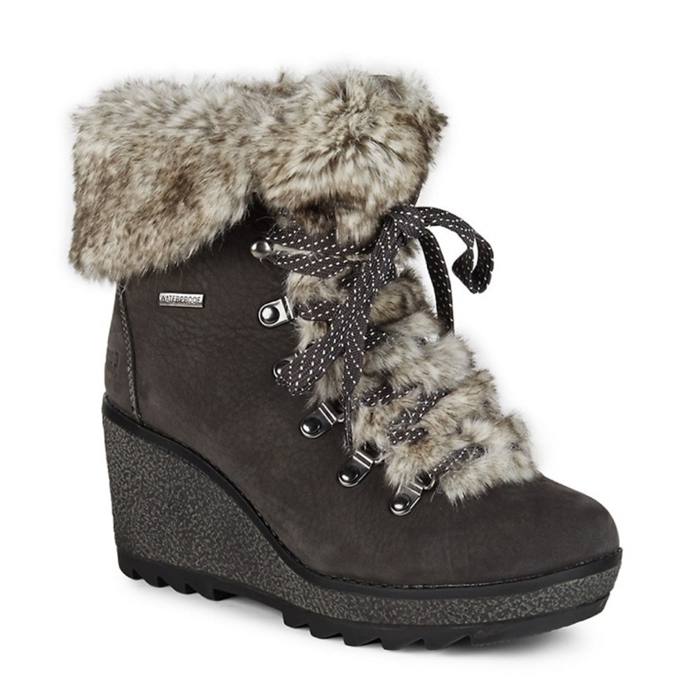 Cougar Penny Boots with fur trim and wedge heel. Size 9. WORN ONCE!